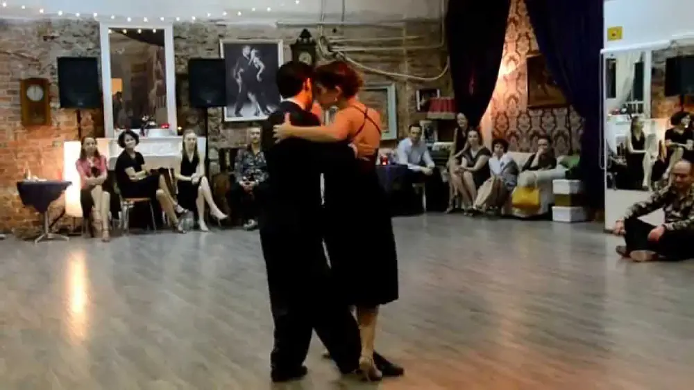 Video thumbnail for Juan Martin Carrara y Stefania Colina - Tierrita - Milonga Russia