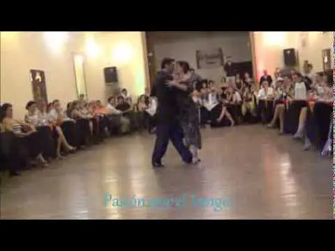 Video thumbnail for JIMENA  HOEFFNER y FERNANDO CARRASCO Bailando el Vals VIEJO PORTON en YIRA YIRA MILONGA