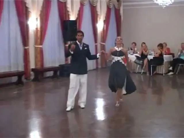 Video thumbnail for Christian Marquez y Virginia Gomez (Los Totis) "Una Noche De Garufa" : «Corazón del Tango - 2012»