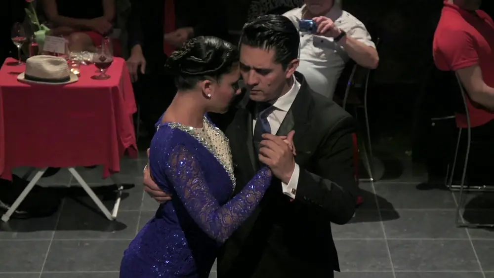 Video thumbnail for Edwin Espinosa & Alexa Yepes bailan tango en la Capilla Altena