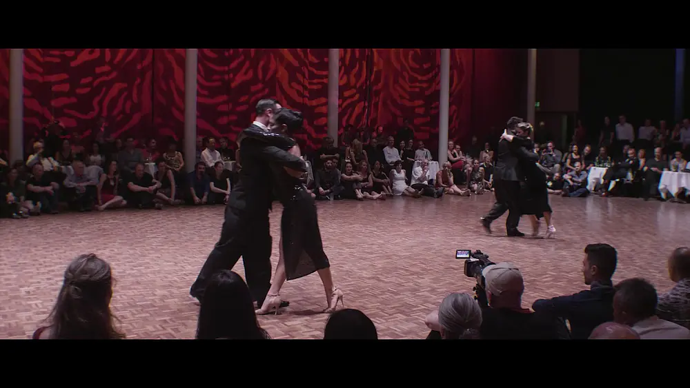 Video thumbnail for Fausto Carpino & Clarisa Aragón, Jonathan Saavedra & Stephanie Fesneau   - A la gran Muneca