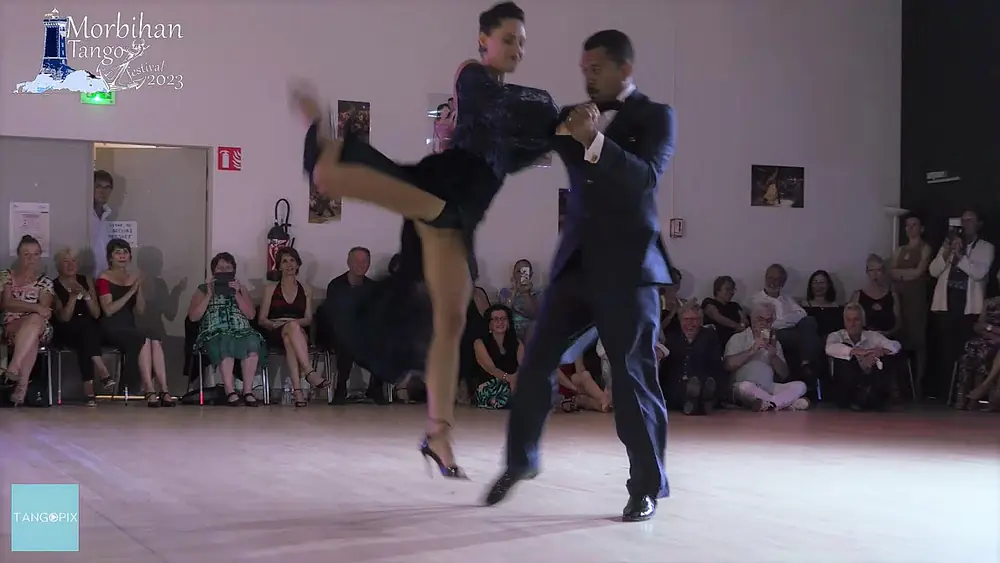 Video thumbnail for Carlos & Mirella Santos David dance Sexteto Mayor - Quejas de Bandoneón