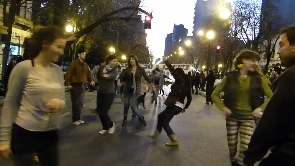 Video thumbnail for Milonga en la calle en torno a la toma de la Escuela José Hernández