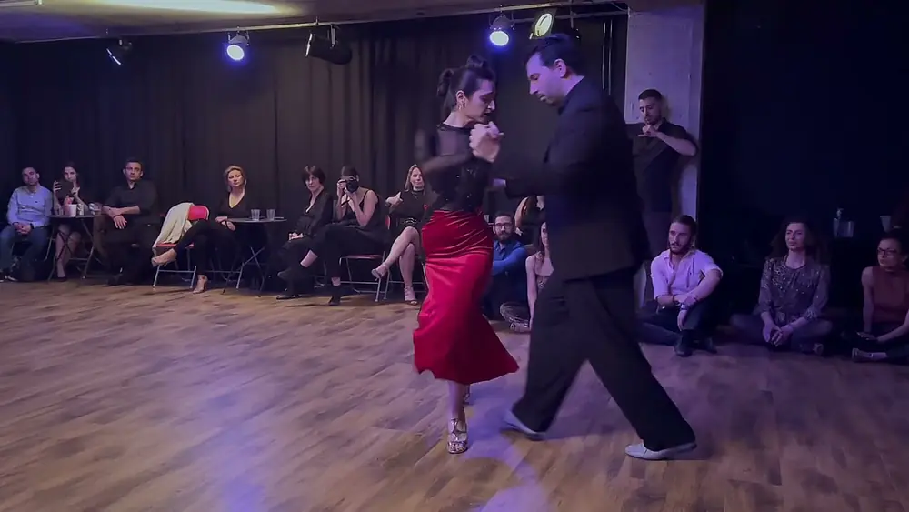 Video thumbnail for Magda Voukelatou & Christos Glossis - Carillon De La Merced @ Milonga Sin Palabras (1/4)