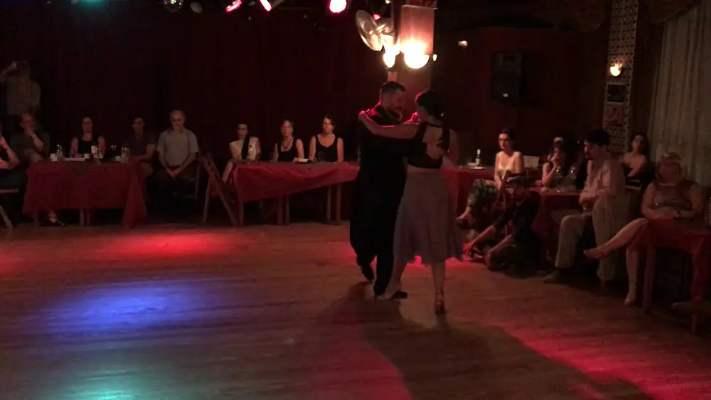 Video thumbnail for Adrián Luppi y Anita Escobar - 2 - "Un Infierno"