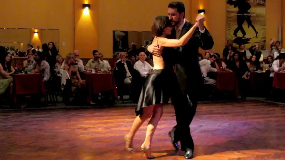 Video thumbnail for Gustavo Benzecry Sabá y María Olivera en Parakultural
