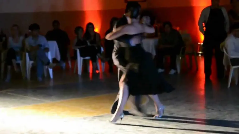 Video thumbnail for Campeones Mundiales de Tango Salon 2012 Facundo de la Cruz y Paola Sanz - Comodoro