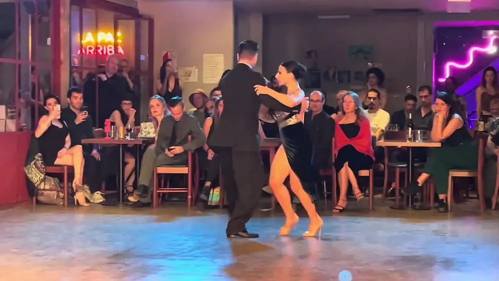 Video thumbnail for Laura Castiñeiras y Juan Cabral @ Muy Martes Tango 11/5/24 #1 Subscribe🔔 #tangoargentino