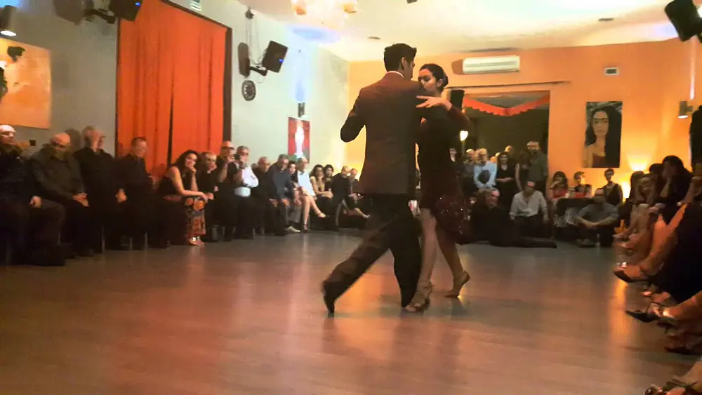Video thumbnail for Esibizione Florencia Labiano Hernan Rodriguez al Salon Baires social club Napoli