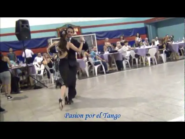 Video thumbnail for VERONICA VAZQUEZ y ALEJANDRO BERON bailando el tango MARION en la MILONGA EL PISOTON