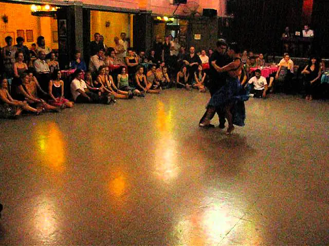 Video thumbnail for ALEJANDRA HOBERT y ADRIÁN VEREDICE en Viva La Pepa! Milonga (2/4)