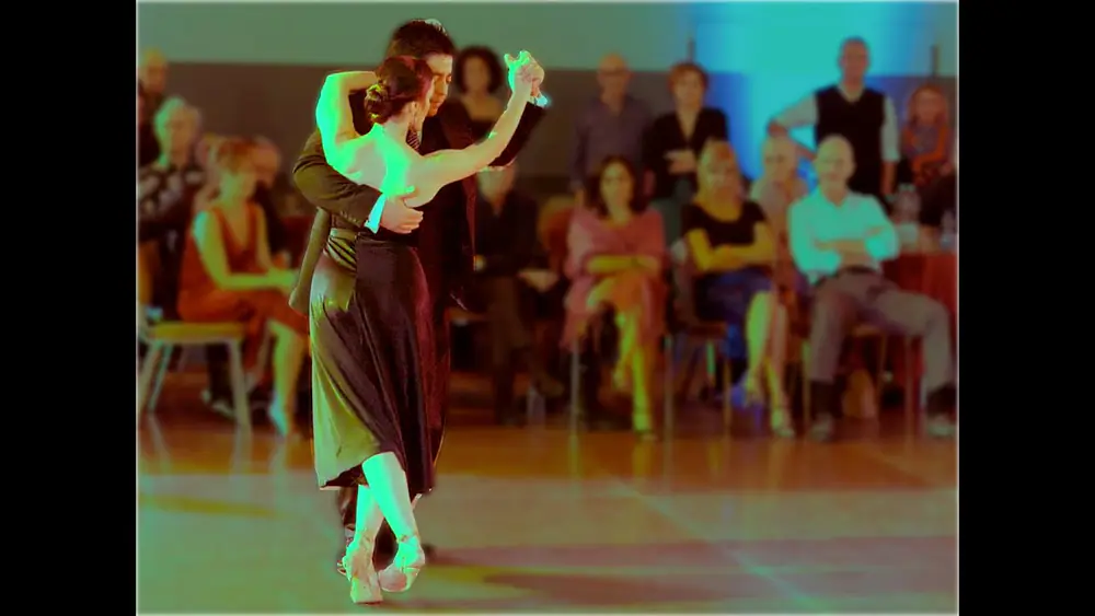 Video thumbnail for CARLOS ESPINOZA  &  AGUSTINA PIAGGIO  - bailan - TROILO