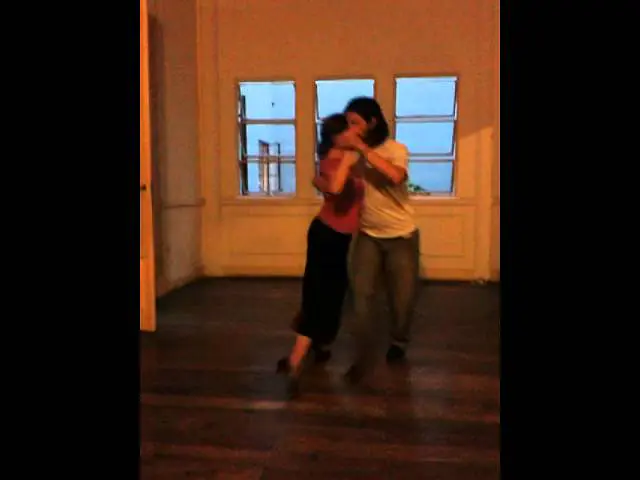 Video thumbnail for Paolina Antognetti improvvisa praticando con Pedro Farias @ Baires