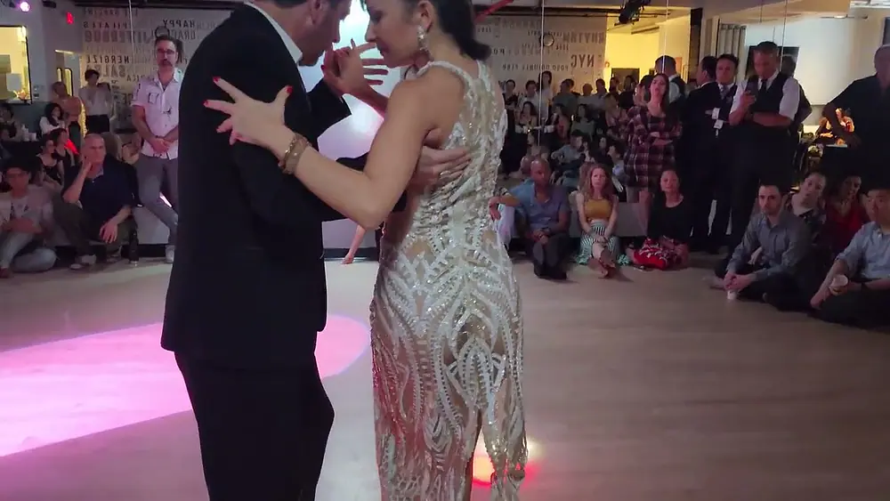 Video thumbnail for Argentine tango: Sofia Saborido & Pablo Inza - Una fija (Glorias de ayer)