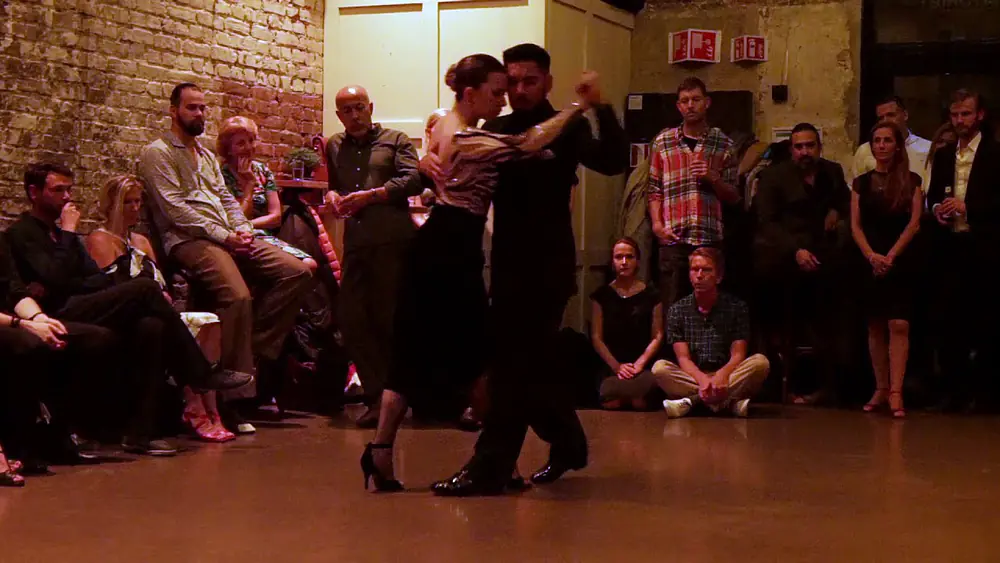 Video thumbnail for Jose Luis Salvo & Carla Rossi - Carlos Di Sarli - Una Fija (1/5) Oslo Tango