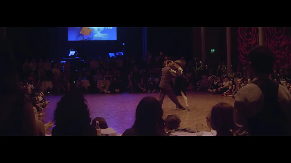 Video thumbnail for Fausto Carpino y Stephanie Fesneau bailan "Recuerdos de la Pampa" por Juan d'Arienzo en Basel