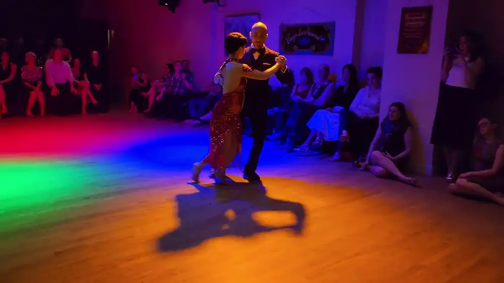 Video thumbnail for Argentine tango: Adriana Salgado & Orlando Reyes - La Mariposa