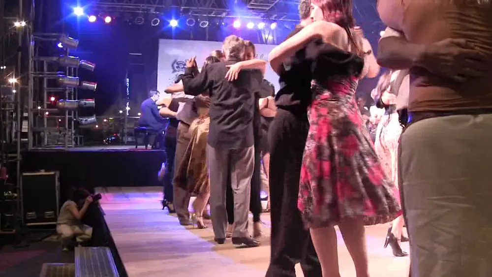 Video thumbnail for OSCAR MANDAGRAN EN LA GRAN MILONGA NACIONAL 2012 Nro 2