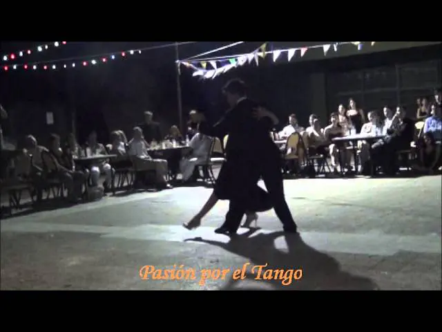 Video thumbnail for ROXANA SUAREZ y SEBASTIAN ACHAVAL Bailando el Tango UN INFIERNO en el de CLUB de ARQUITECTURA