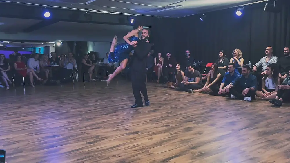 Video thumbnail for Lorena Tarantino & Gianpiero Galdi - Violetas @ Milonga Sin Palabras (4/5)