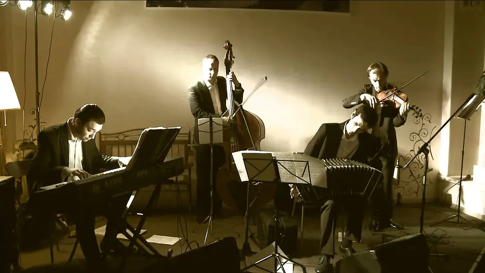 Video thumbnail for Solo Tango Orquesta & Lautaro Greco "Buscandote"