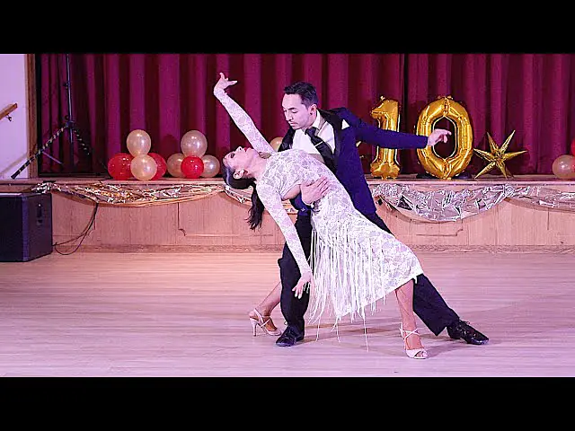 Video thumbnail of ALEXANDER LATORRE VALERO et PAULINA POSADAS, "Historia de un amor" (tango), samedi, le 7 juin 2025.