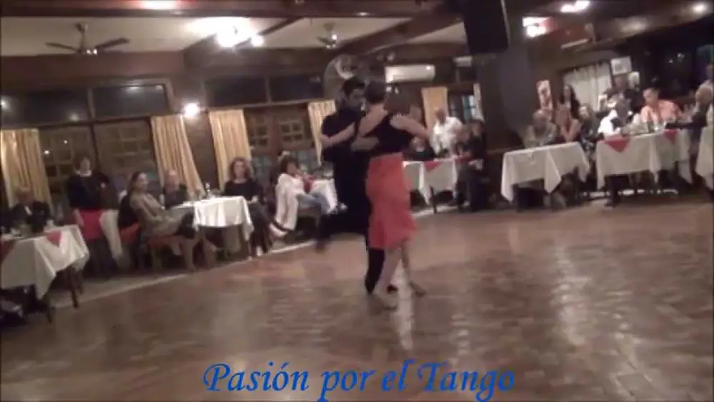 Video thumbnail for MAGDALENA GUTIERREZ y GERMAN BALLEJO Bailando el Tango FARABUTE en la MILONGA CARICIAS