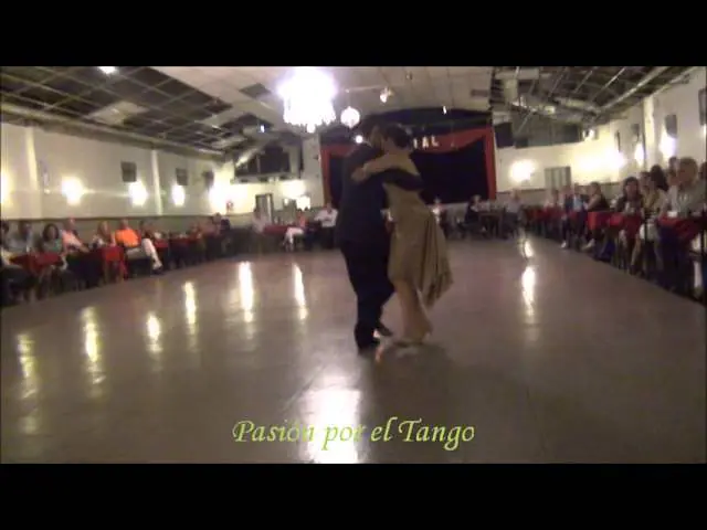 Video thumbnail for LAURA SASTRIA y RAMIRO PEREZ CARICCHIO bailando MILONGA VIEJA MILONGA en la MILONGA LA BALDOSA