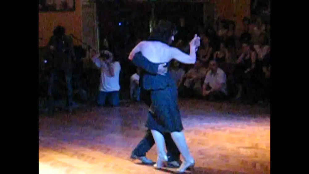 Video thumbnail for Julio Balmaceda y Corina de la Rosa en Salón Canning - enero 2011, Part 2