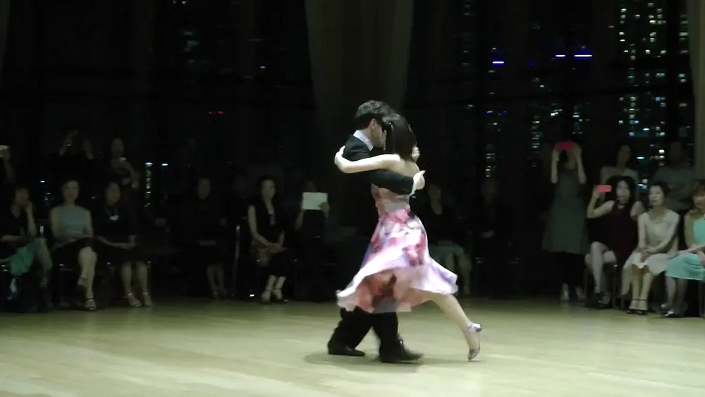 Video thumbnail for Sergey & Anna Sokhnenko, Juan D'Arienzo - Flor De Mal