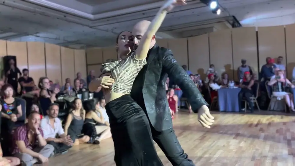 Video thumbnail for Leonel Di Cocco y Ornella Simonetto en el CITA tango festival 2023