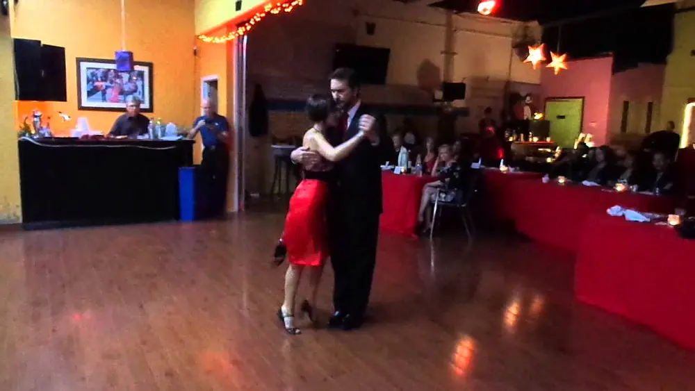 Video thumbnail for Maria Olivera and Gustavo Benzecry Vals
