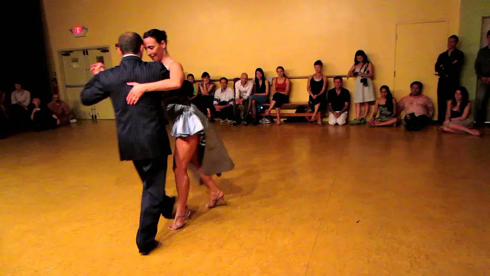 Video thumbnail for Oliver Kolker and Silvina Valz, El Abrazo, 10-19-2012, 2/3