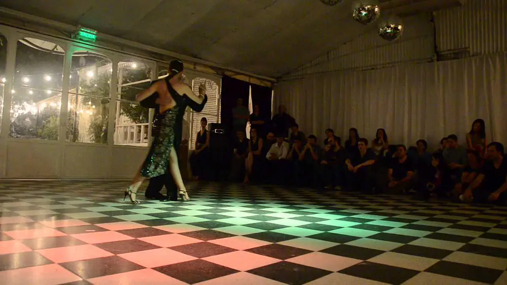 Video thumbnail for Pancho Martinez Pey y Lorena Ermocida en La Bicicleta Milonga 1/4