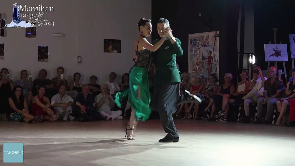 Video thumbnail for Elvira Lambo & Michael ''El Gato'' Nadtochi dance Rodolfo Biagi - Déjame amarte aunque sea un dia