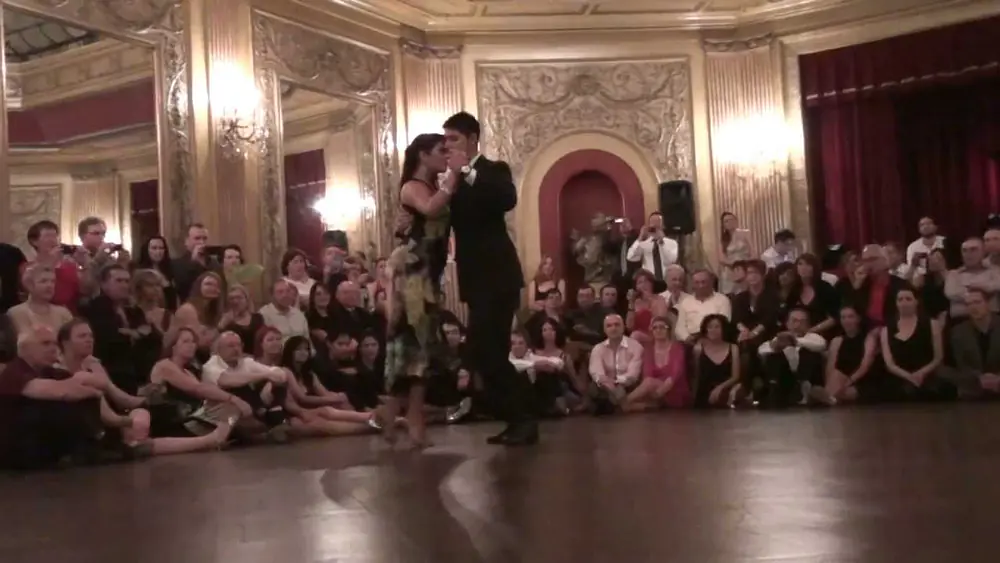 Video thumbnail for Sebastian Jiménez y María Inés Bogado - "Nada más"
