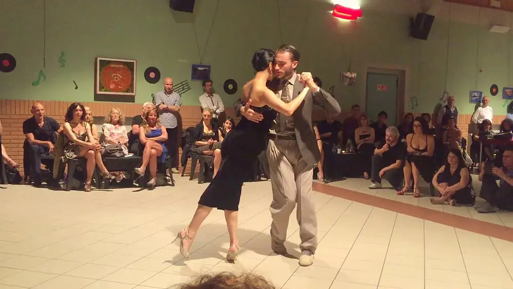 Video thumbnail for Maria Filali & Gianpiero Ya Galdi - Esibizione al Fienile di Viareggio Milonga - Francisco Canaro
