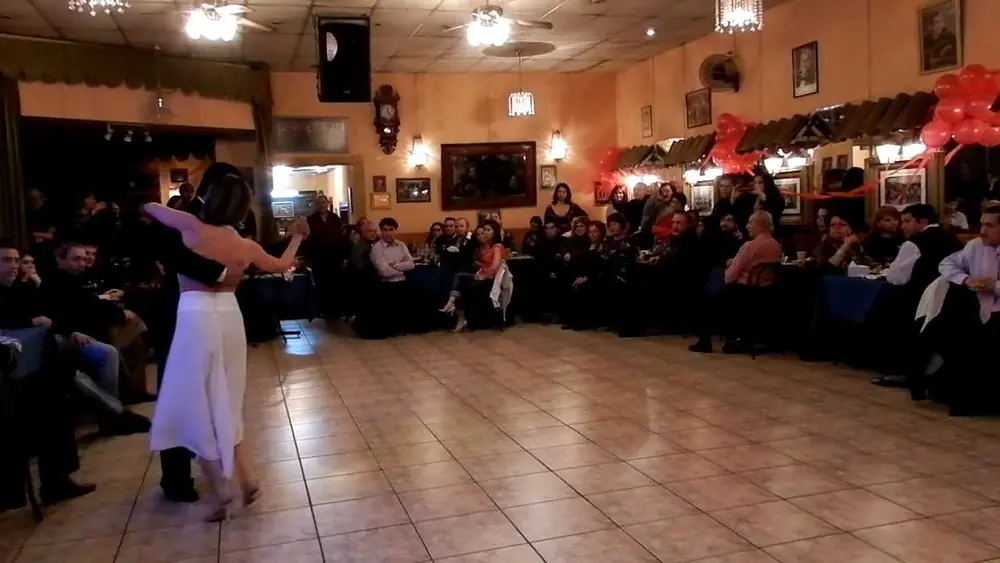 Video thumbnail for Carolina Bonaventura & Francisco Forquera y el Grupo Coreografico de Mariposita de San Telmo.