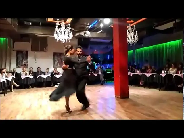 Video thumbnail for Milonga de los Domingos - 15/09/2019 - Christian Marquez / Virginia Gomez 2/3