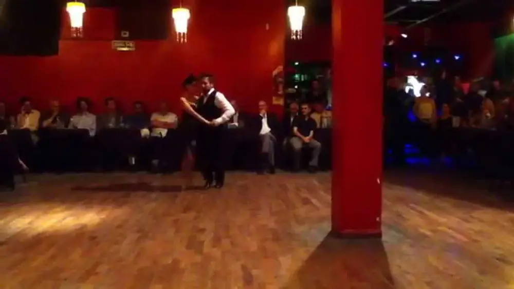 Video thumbnail for Bailaron Mariela Sametband & Guillermo Barrionuevo, en la milonga El Beso. Part.4 - 15/03/15