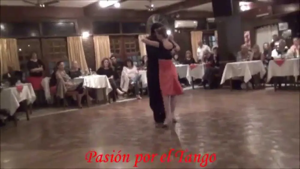 Video thumbnail for MAGDALENA GUTIERREZ y GERMAN BALLEJO Bailando el Tango BARRO en la MILONGA CARICIAS