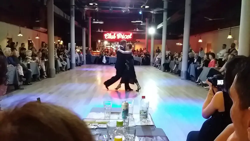 Video thumbnail for Milena Plebs y Andres Laza Moreno