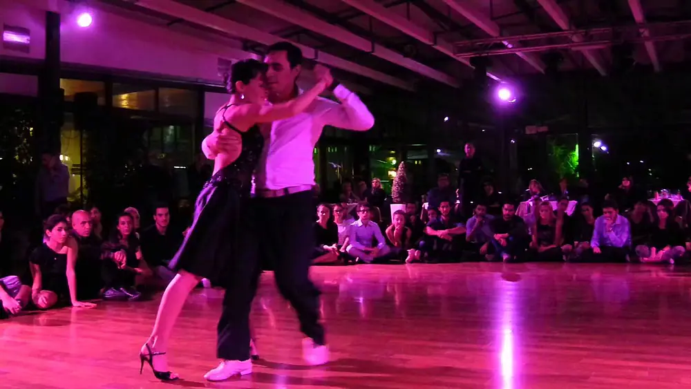 Video thumbnail for Esibizione di Eloy Souto & Laura Elizondo . Milonga LoS PeBeTeS (Sa)