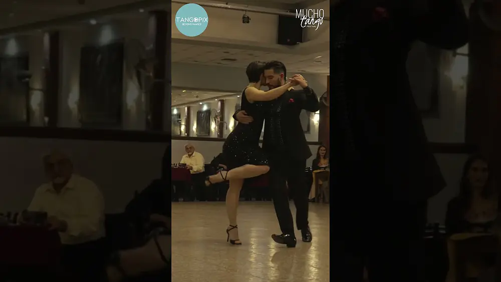 Video thumbnail for Inés Muzzopappa & Dante Sanchez dance & Jose basso - Triunfal