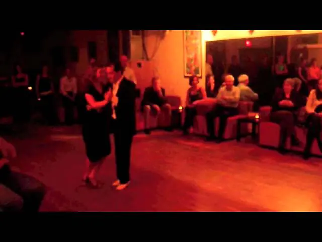 Video thumbnail for Marika Landry y Guillermo Cerneaz bailando Tango.
