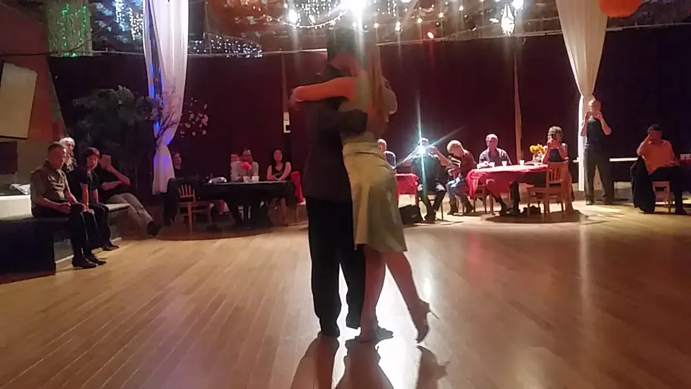 Video thumbnail for Sol Gabis y Agustín Rojas Allegro Milonga 2018.05.10 1