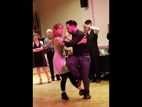 Video thumbnail for Argentine Tango Lesson: Lorena Ermocida & Leonardo Sardella - Café Domínguez