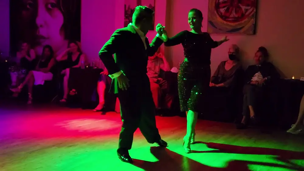 Video thumbnail for Argentine tango: Laura Grandi & Marcelo Mesa - Orillera
