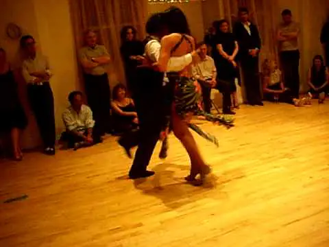Video thumbnail for Guillermo Merlo y Fernanda Ghi Argentine Tango - Milonga 3 of 4