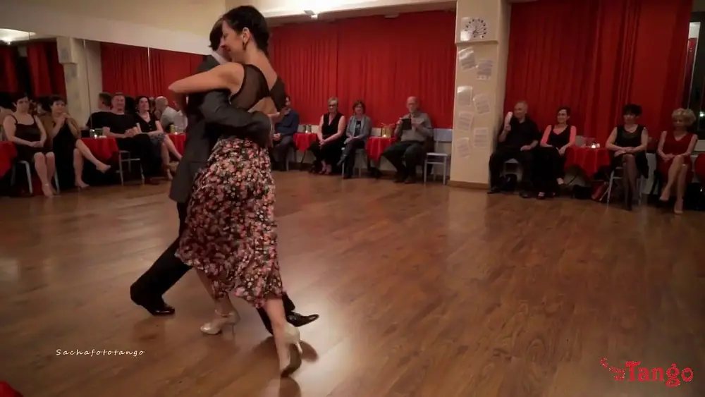 Video thumbnail for Marcelo Varela y Analia Vega - aprile 2016 - Milonga